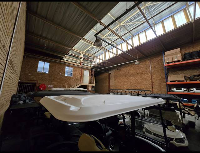 350M² WAREHOUSE TO LET IN MEADOWDALE